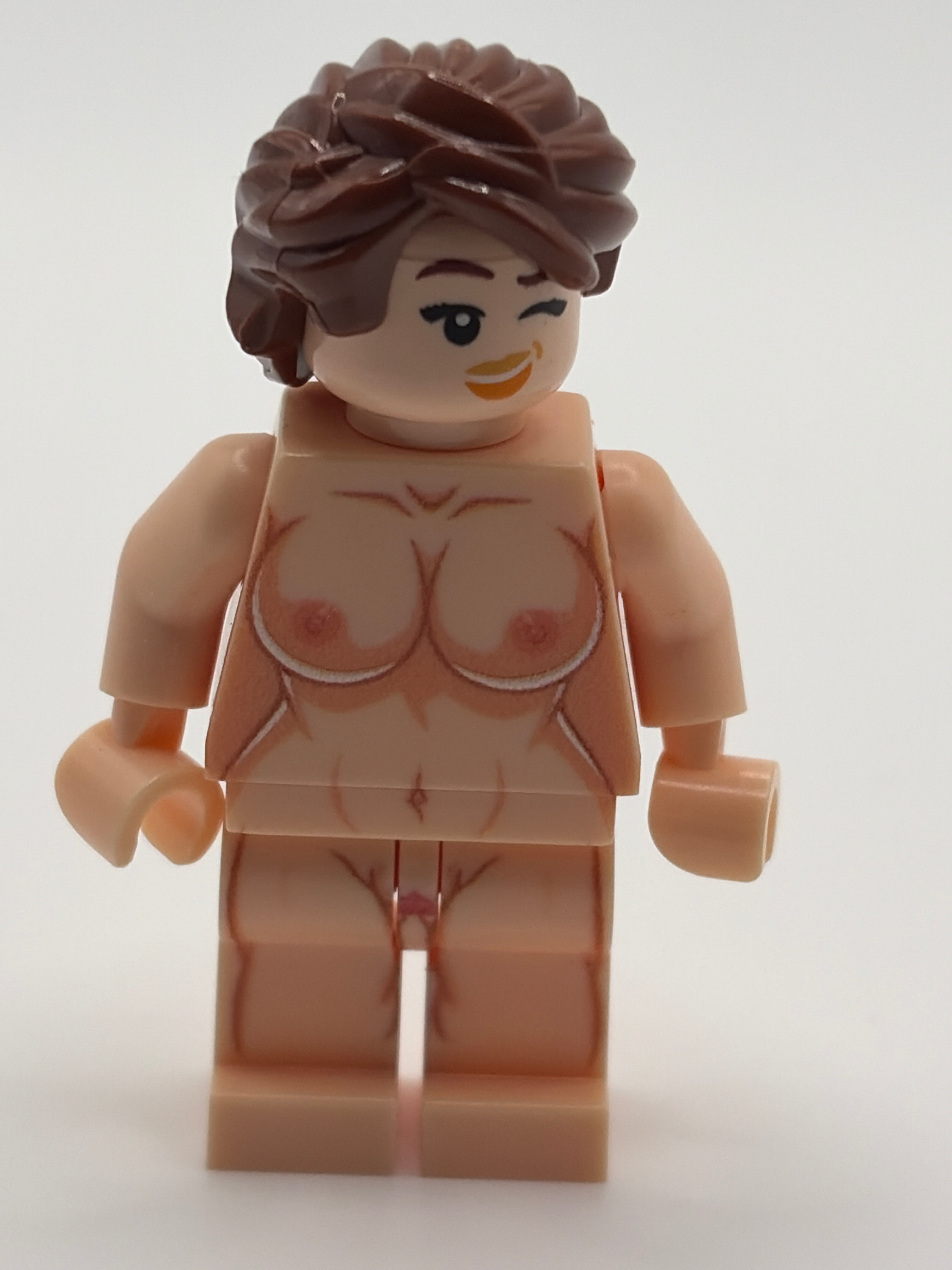 Sexy Shaved Naked Lady