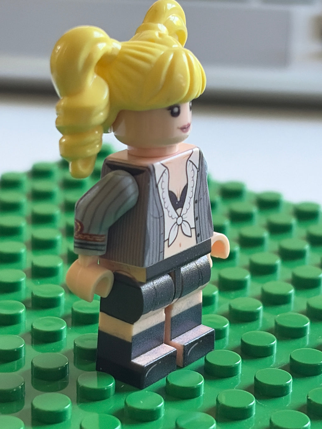 Britney Spears 4 sided custom minifigure outfit from Oops I did it again video. 